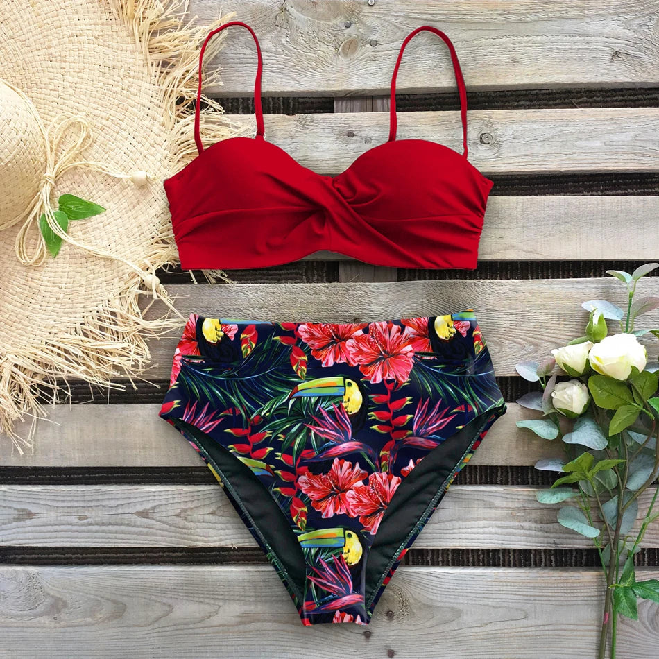 Bikini Estampado con Cintura Alta y Top Retorcido Ref: 0506