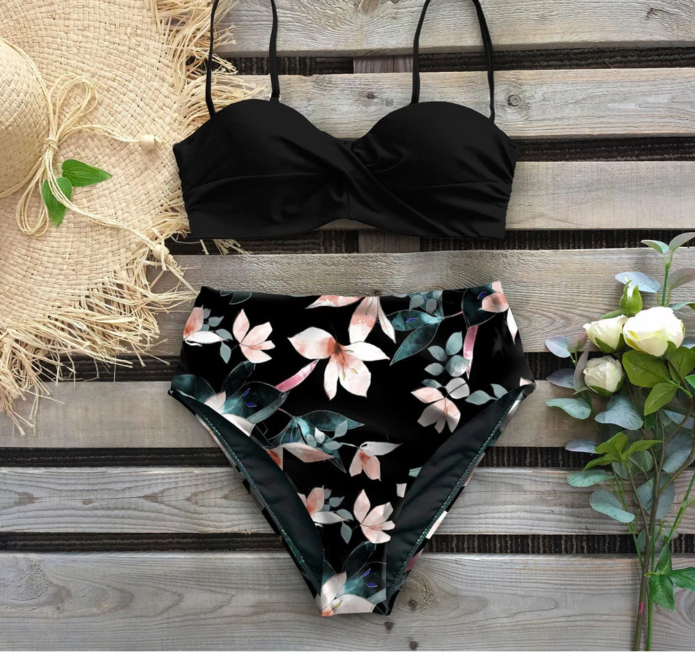 Bikini Estampado con Cintura Alta y Top Retorcido Ref: 0506