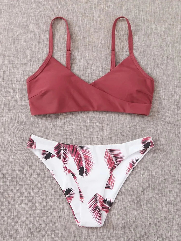 Bikini Cruzado con Tirantes Finos y Estampa de Hojas Ref: 0514