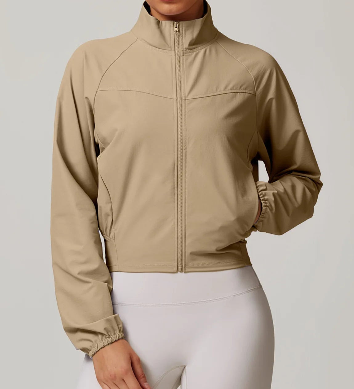Campera Deportiva Rompevientos Con Cierre Frontal Y Bolsillos Ref: 1080