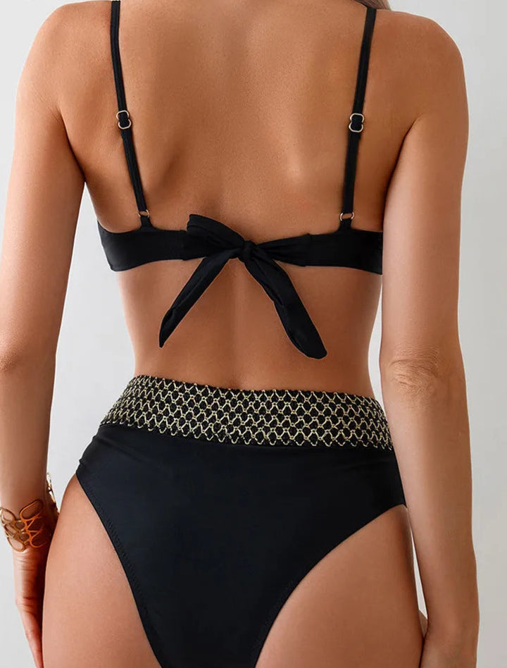 Bikini con Top Cruzado y Apliques Dorados Ref: 0503