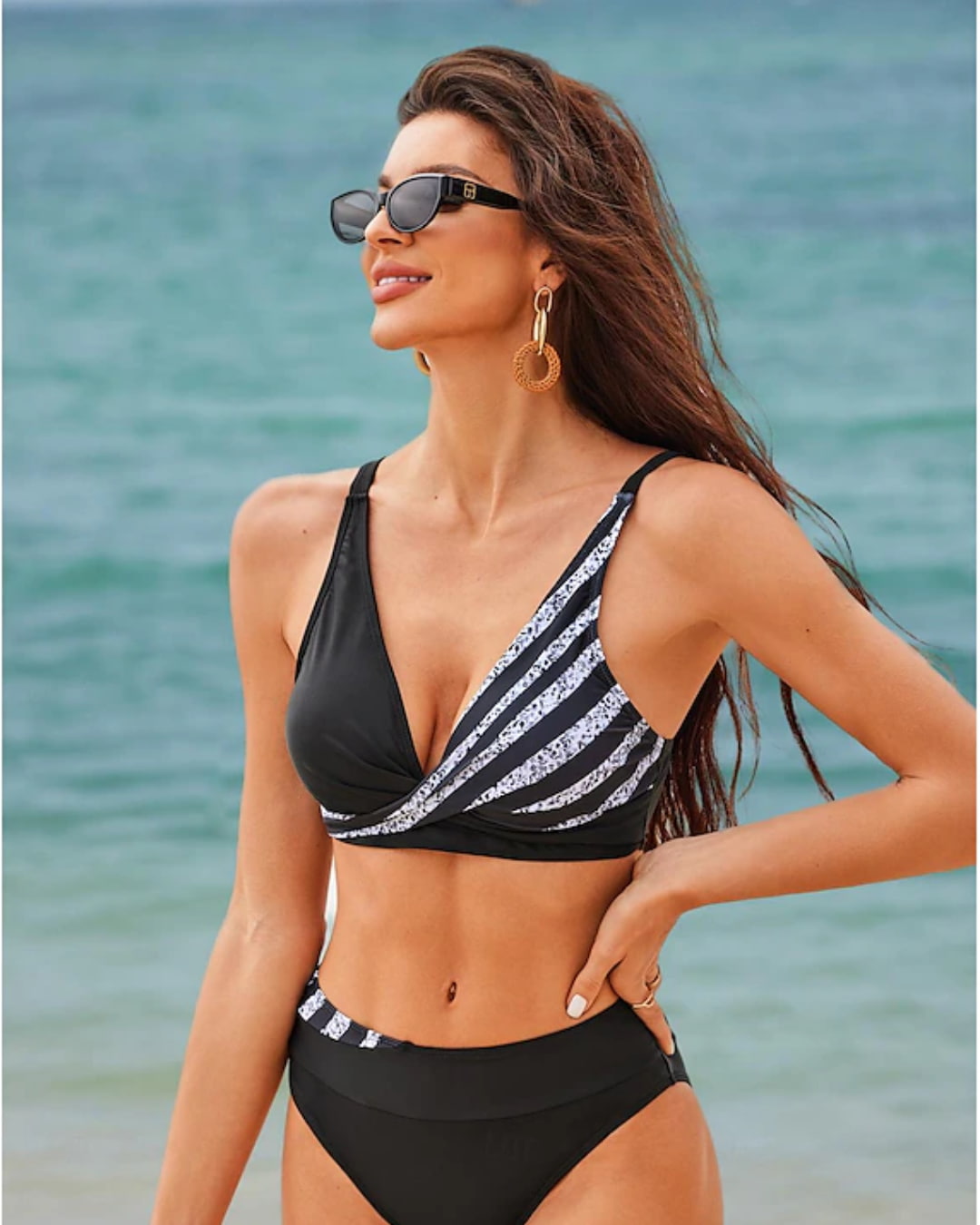 Bikini con Top Cruzado y Detalles Metalizados Ref: 0501
