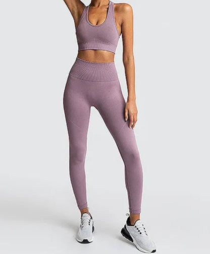 Conjunto Deportivo con Top de Tirantes Anchos y Calza Ref: 1032
