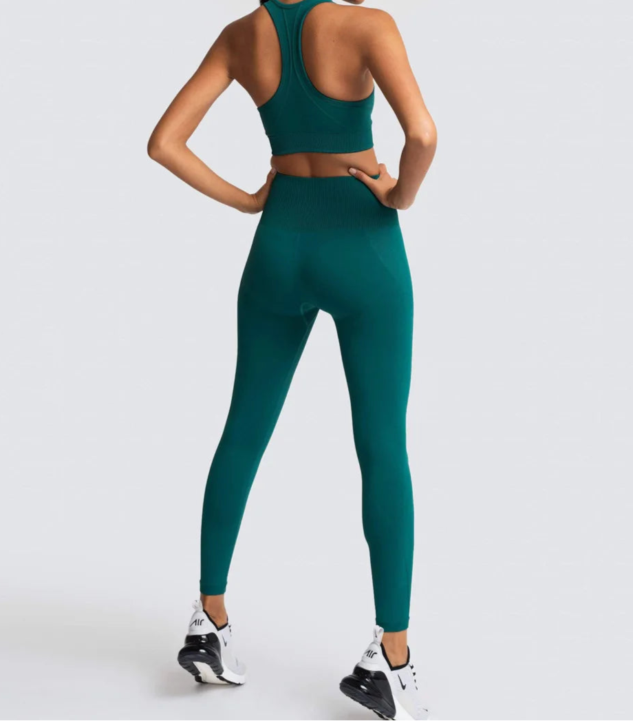 Conjunto Deportivo con Top de Tirantes Anchos y Calza Ref: 1032