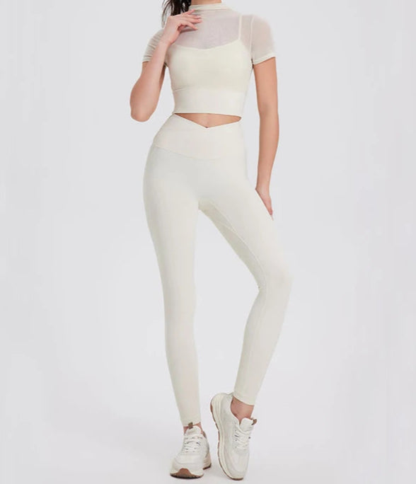 Conjunto Deportivo con Top de Manga Corta en Tul y Calza Ref: 1041