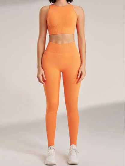 Conjunto Deportivo Acanalado con Top Halter y Calza Ref: 1043
