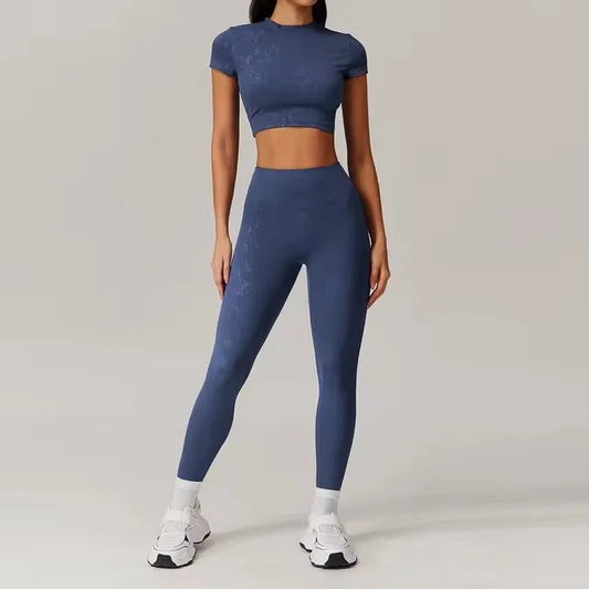 Conjunto Deportivo Con Remera Ajustada De Manga Corta Y Calza Ref: 1051