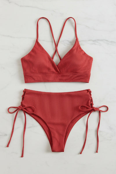 Bikini con Escote Triangular, Espalda Cruzada y Ataduras Laterales Ref: 0737