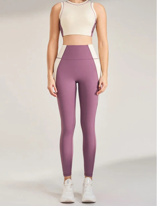 Conjunto Deportivo con Top Halter y Calza Ref: 1038