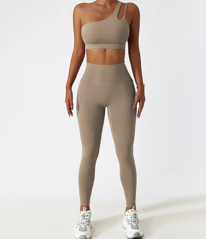 Conjunto Deportivo Con Top Un Solo Hombro de Tirantes Dobles Y Calza Ref: 1065