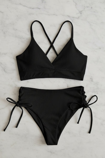 Bikini con Escote Triangular, Espalda Cruzada y Ataduras Laterales Ref: 0737