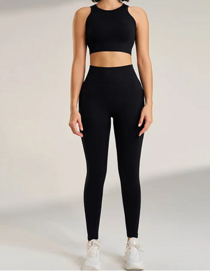 Conjunto Deportivo Acanalado con Top Halter y Calza Ref: 1043