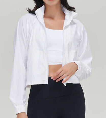 Campera Deportiva Rompevientos Con Cierre Frontal Y Corte Amplio Ref: 1081