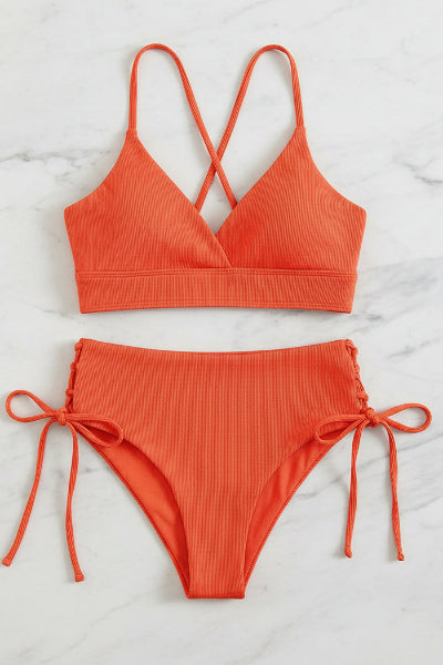 Bikini con Escote Triangular, Espalda Cruzada y Ataduras Laterales Ref: 0737