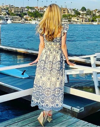 Vestido Estampado con Mangas Cortas y Bajo Fluido Ref: 0270