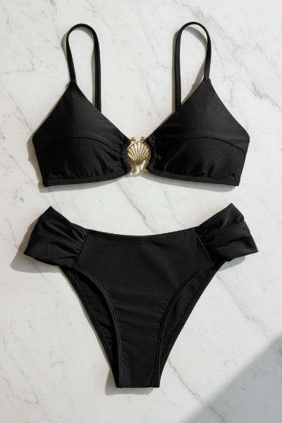 Bikini con Escote Triangular y Adorno Centra Doradol en Concha Ref: 0736