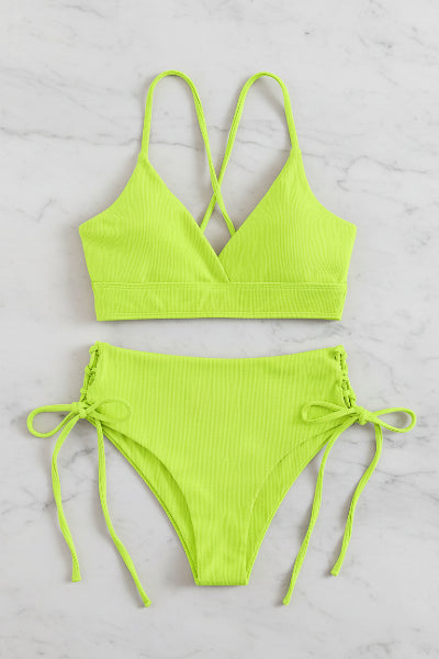 Bikini con Escote Triangular, Espalda Cruzada y Ataduras Laterales Ref: 0737