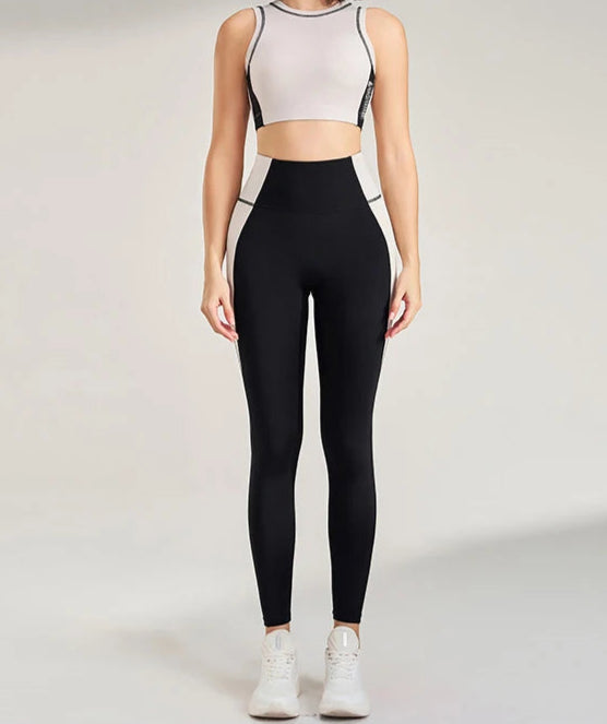 Conjunto Deportivo con Top Halter y Calza Ref: 1038