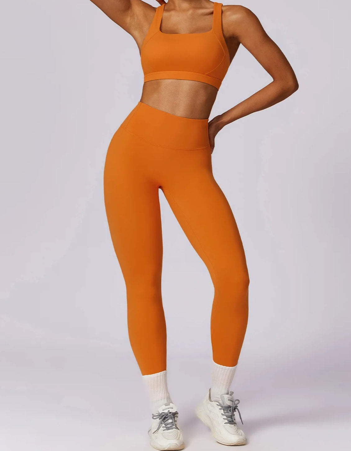 Conjunto Deportivo Liso con Top y Calza Ref: 1023