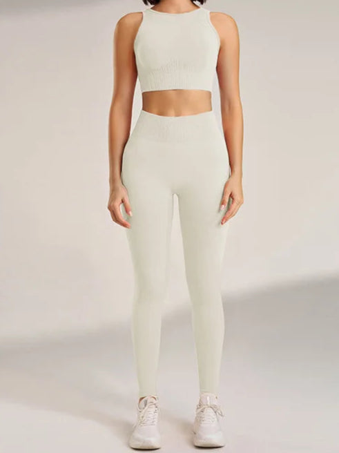 Conjunto Deportivo Acanalado con Top Halter y Calza Ref: 1043