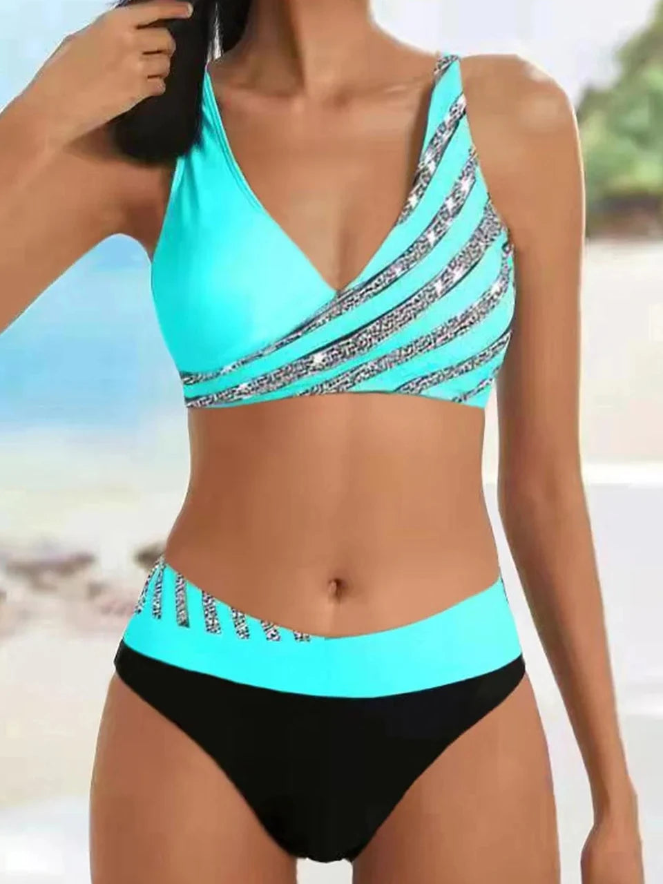 Bikini con Top Cruzado y Detalles Metalizados Ref: 0501