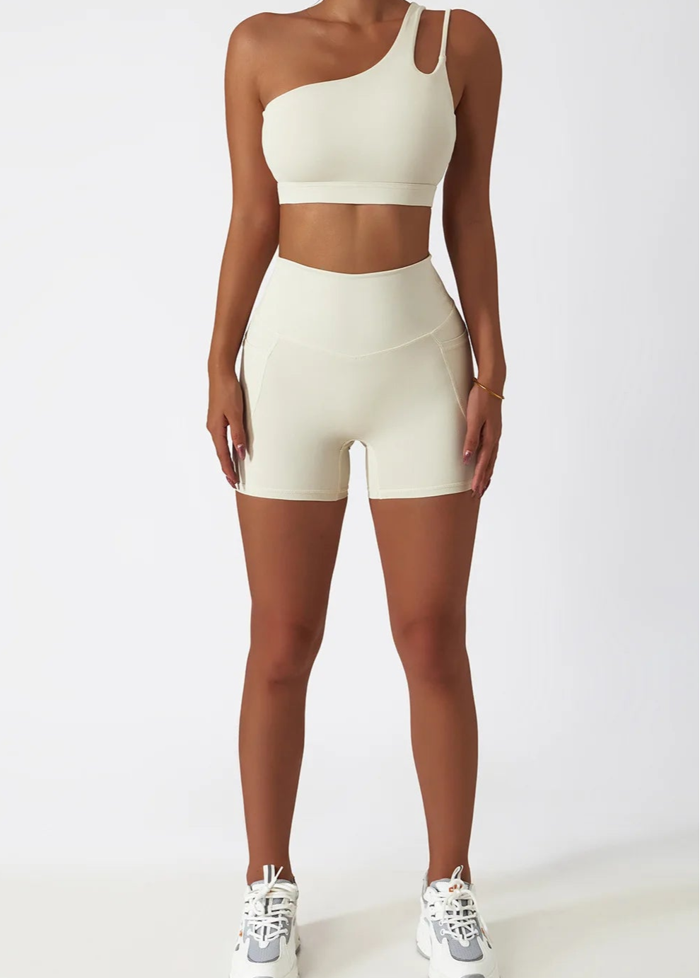 Conjunto Deportivo Con Top Un Solo Hombro de Tirantes Dobles Y Short Ref: 1064