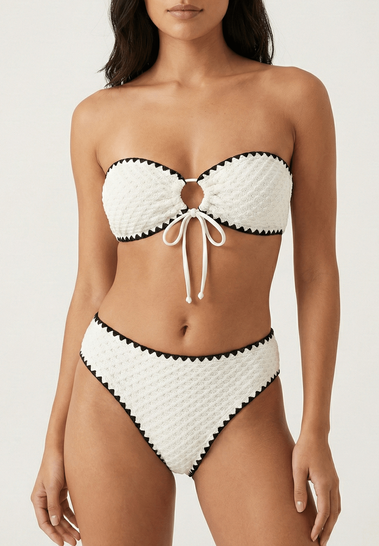 Bikini con Detalles en Contraste y Lazo Frontal Ref. 0732 - Marea Bella Swimwear
