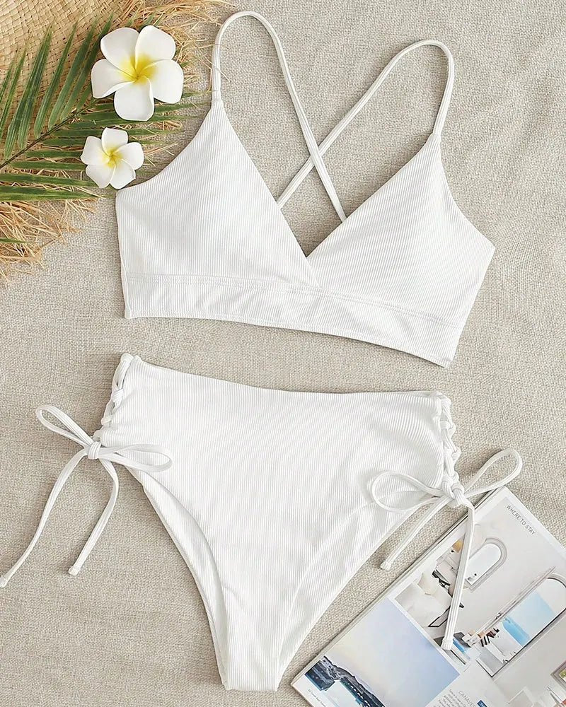 Bikini con Escote Triangular Espalda Cruzada y Ataduras Laterales Ref. 0737 - Marea Bella Swimwear