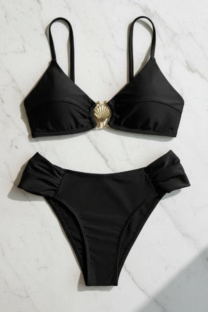 Bikini con Escote Triangular y Adorno Centra Doradol en Concha Ref. 0736 - Marea Bella Swimwear