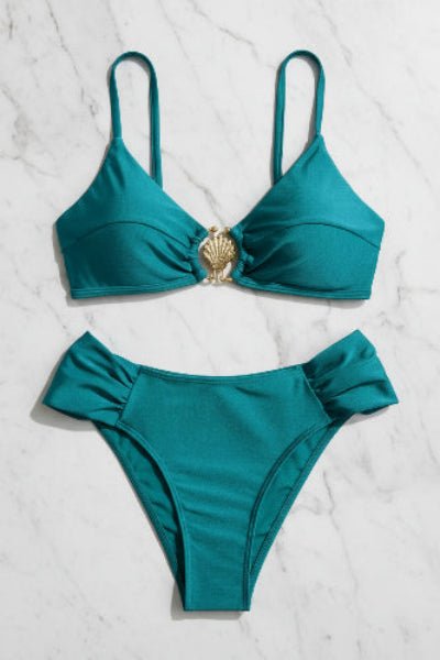Bikini con Escote Triangular y Adorno Centra Doradol en Concha Ref. 0736 - Marea Bella Swimwear