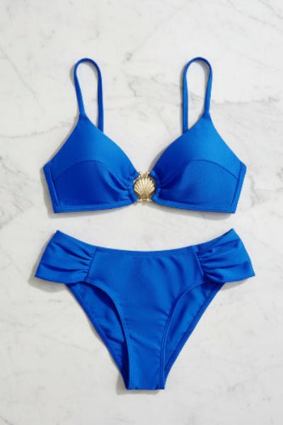 Bikini con Escote Triangular y Adorno Centra Doradol en Concha Ref. 0736 - Marea Bella Swimwear