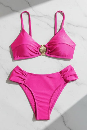 Bikini con Escote Triangular y Adorno Centra Doradol en Concha Ref. 0736 - Marea Bella Swimwear