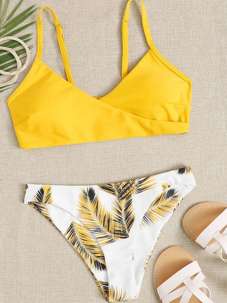 Bikini Cruzado con Tirantes Finos y Estampa de Hojas Ref. 0514 - Marea Bella Swimwear