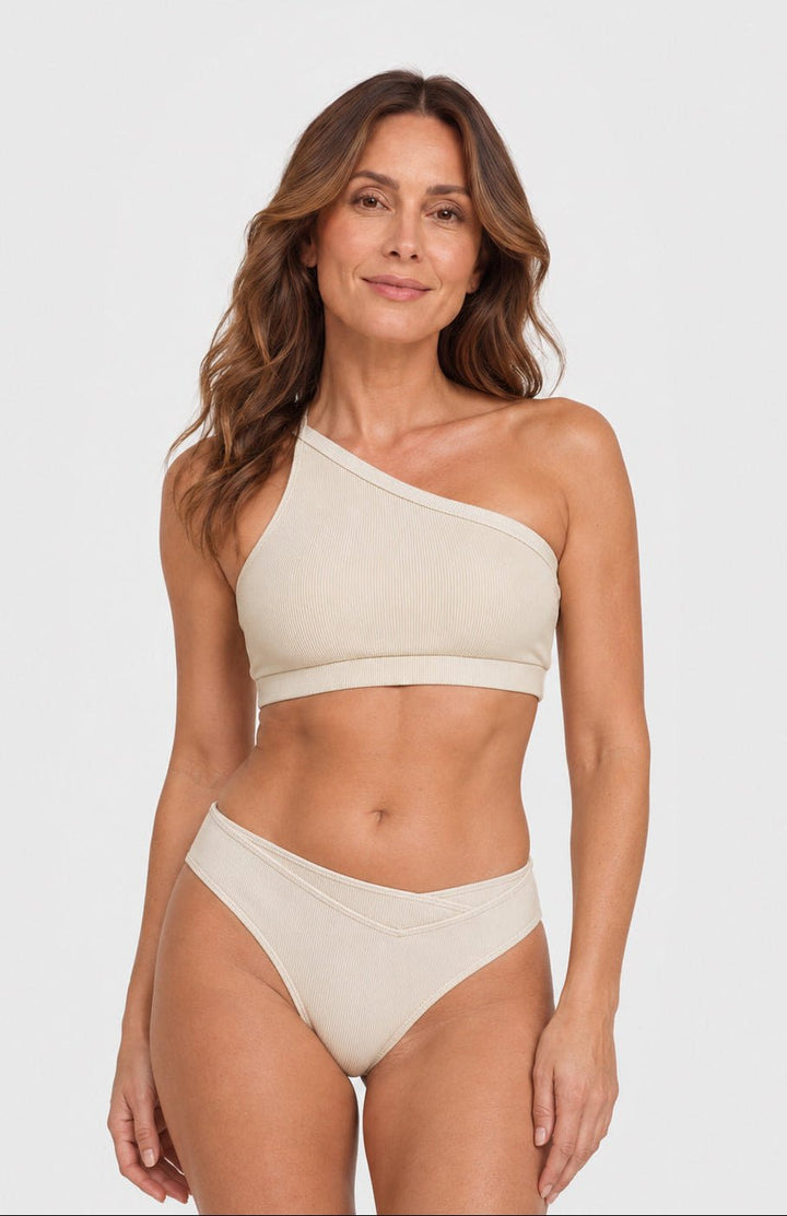 Bikini Top Asimétrico con Cintura Alta Ref. 0749 - Marea Bella Swimwear