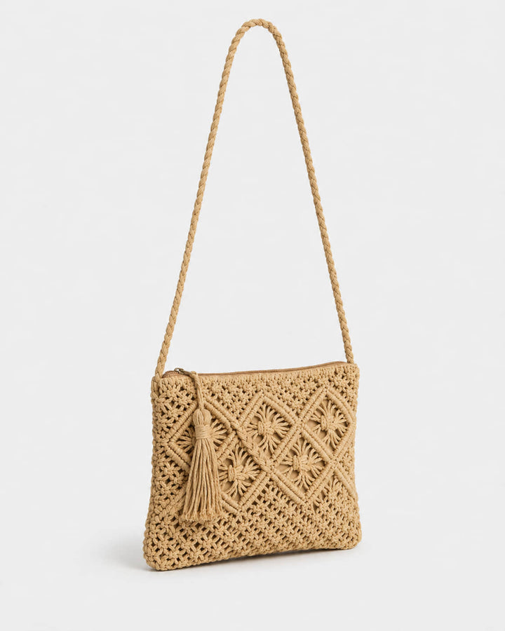 Bolso Bandolera con Diseños en Relieve y Borla Ref. 0820 - Marea Bella Swimwear