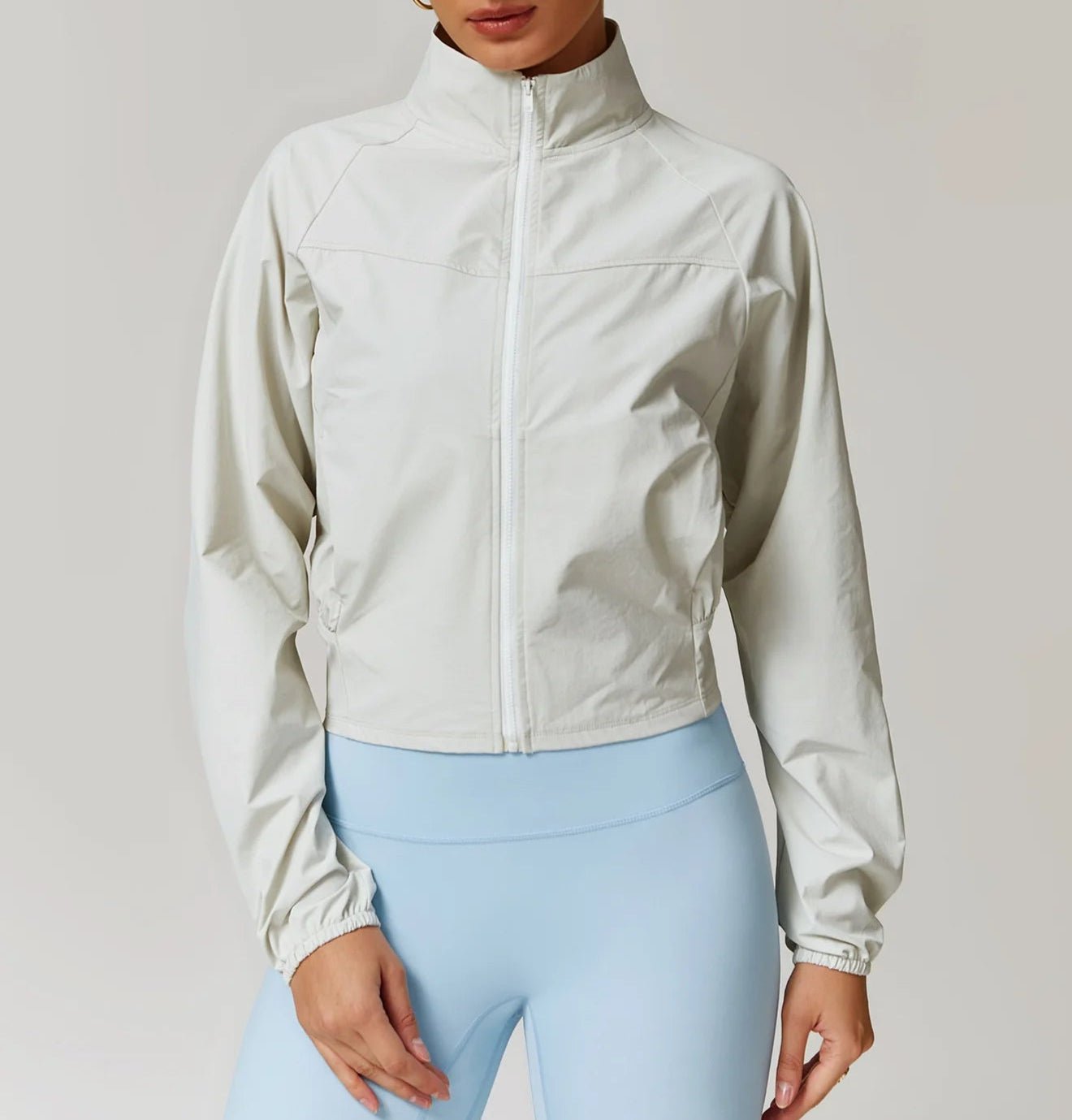 Campera Deportiva Rompevientos con Cierre Frontal y Bolsillos Ref. 1080 - Marea Bella Swimwear
