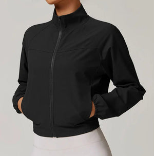 Campera Deportiva Rompevientos con Cierre Frontal y Bolsillos Ref. 1080 - Marea Bella Swimwear