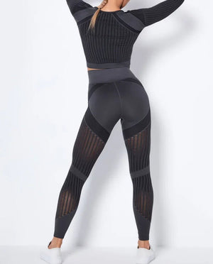 Conjunto Deportivo con Blusa de Manga Larga y Calza Texturada Ref. 1048 - Marea Bella Swimwear