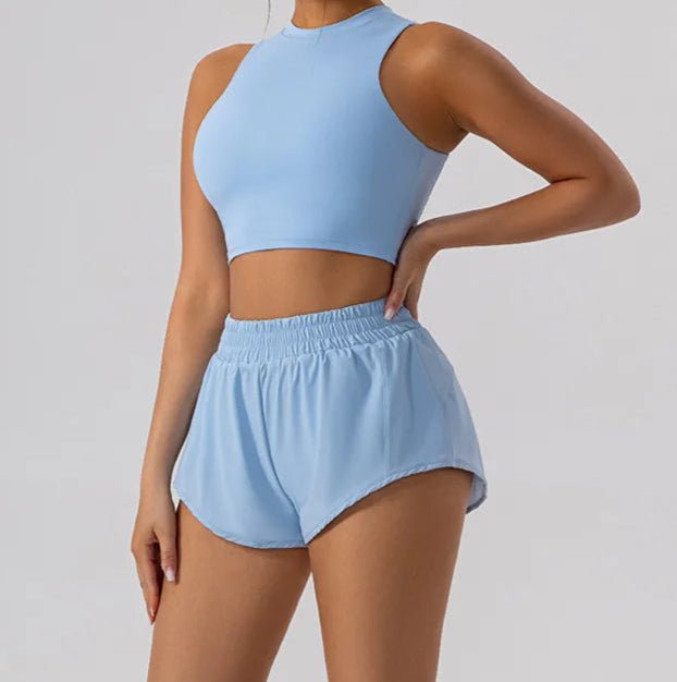 Conjunto Deportivo con Top Cropped de Cuello Alto y Short Ref. 1066 - Marea Bella Swimwear