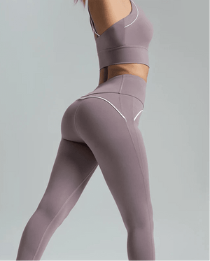 Conjunto Deportivo con Top de Tirantes Medios y Calza Ref. 1034 - Marea Bella Swimwear