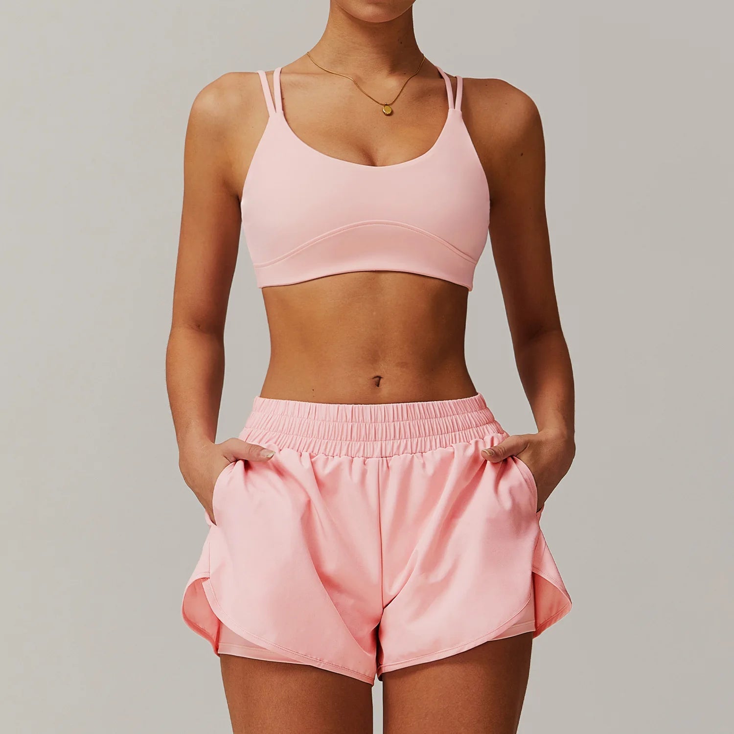Conjunto Deportivo con Top de Tiras Dobles y Short Ref. 1063 - Marea Bella Swimwear