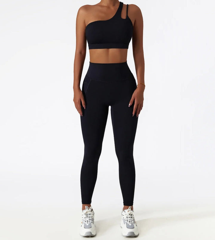 Conjunto Deportivo con Top Un Solo Hombro de Tirantes Dobles y Calza Ref. 1065 - Marea Bella Swimwear