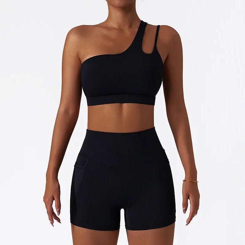 Conjunto Deportivo con Top Un Solo Hombro de Tirantes Dobles y Short Ref. 1064 - Marea Bella Swimwear