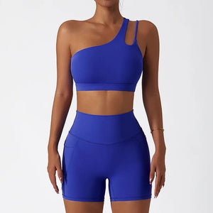 Conjunto Deportivo con Top Un Solo Hombro de Tirantes Dobles y Short Ref. 1064 - Marea Bella Swimwear