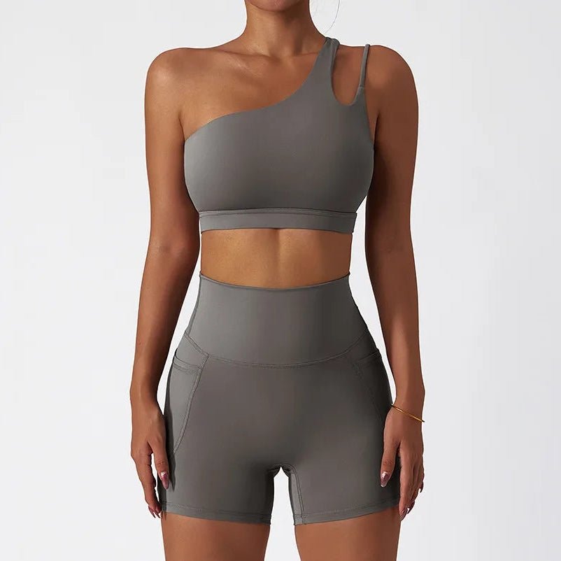 Conjunto Deportivo con Top Un Solo Hombro de Tirantes Dobles y Short Ref. 1064 - Marea Bella Swimwear