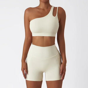 Conjunto Deportivo con Top Un Solo Hombro de Tirantes Dobles y Short Ref. 1064 - Marea Bella Swimwear