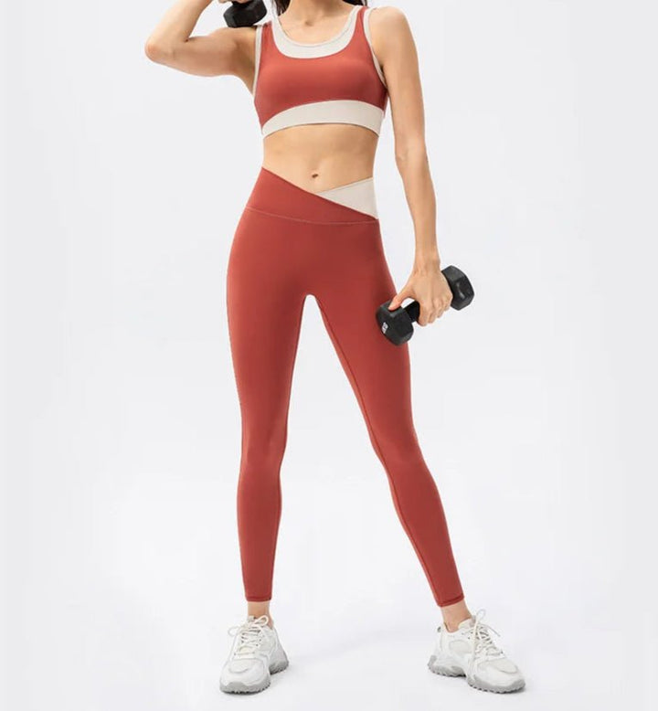 Conjunto Deportivo con Top y Calza Cintura Cruzada Ref. 1042 - Marea Bella Swimwear