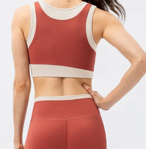 Conjunto Deportivo con Top y Calza Cintura Cruzada Ref. 1042 - Marea Bella Swimwear