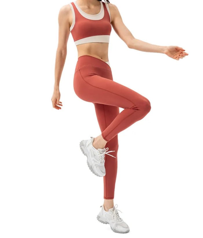 Conjunto Deportivo con Top y Calza Cintura Cruzada Ref. 1042 - Marea Bella Swimwear