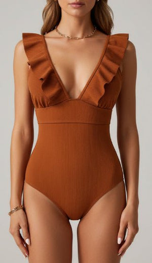 Enteriza con Volados y Recorte en V Ref. 0185 - Marea Bella Swimwear